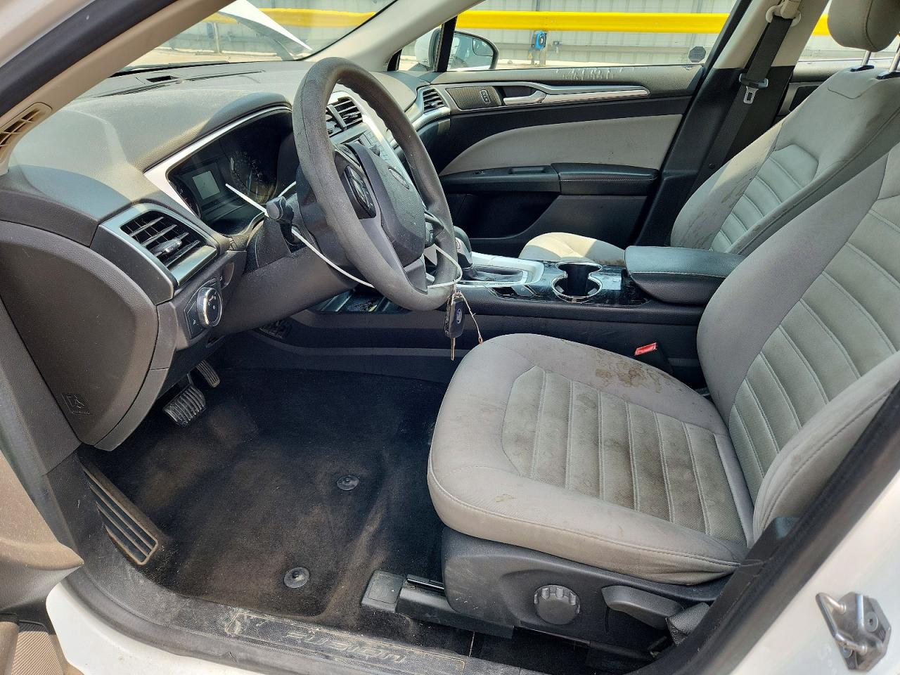 2014 Ford Fusion S White vin: 3FA6P0G72ER338733