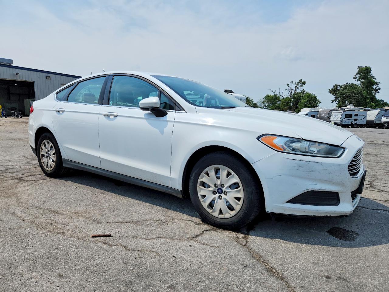 2014 Ford Fusion S White vin: 3FA6P0G72ER338733