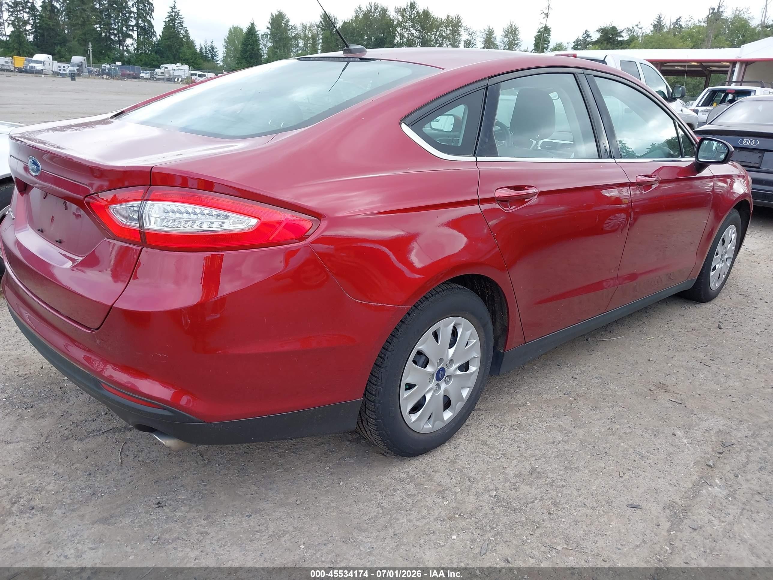 2014 Ford Fusion S Red vin: 3FA6P0G72ER397362