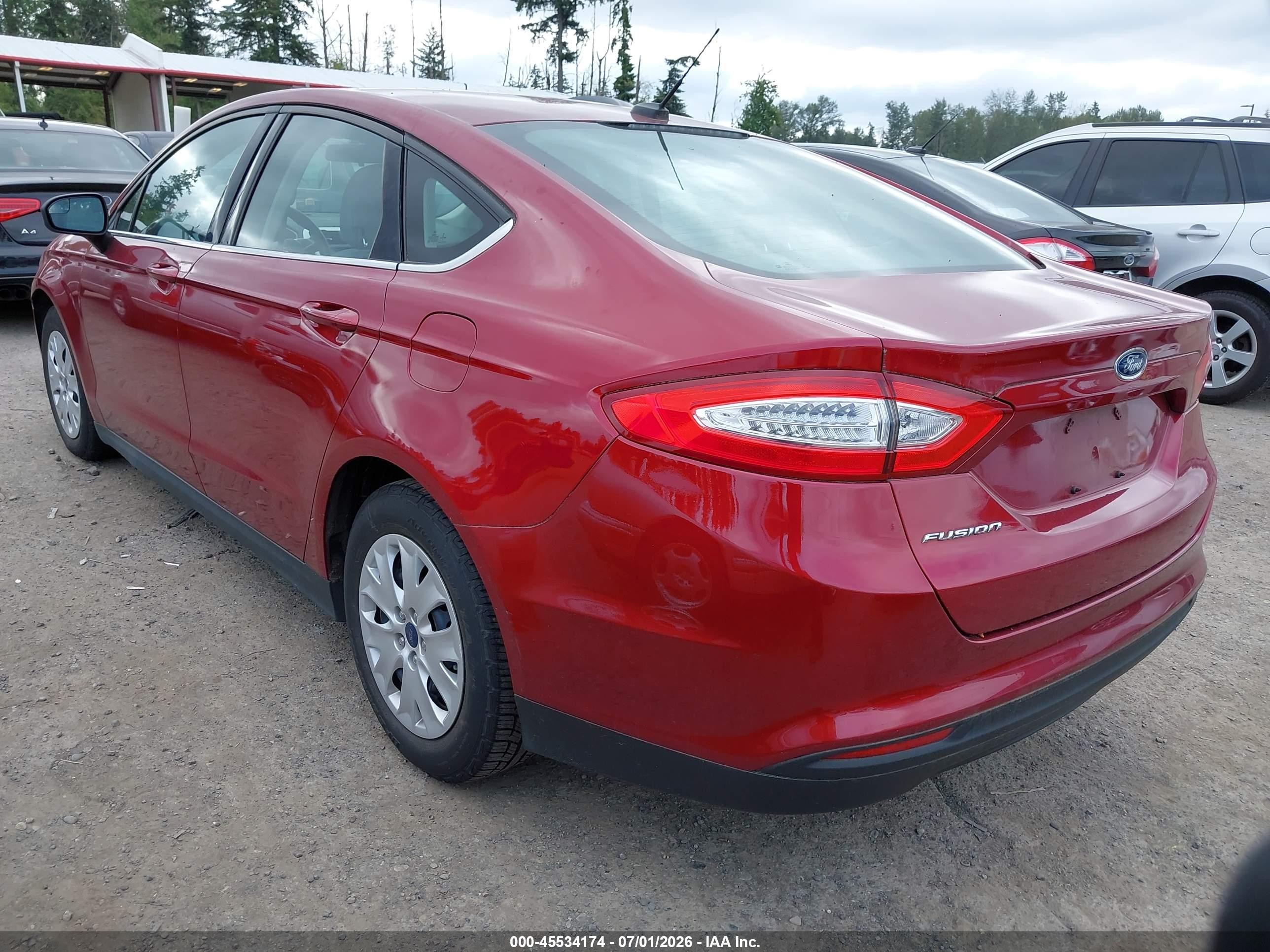 2014 Ford Fusion S Red vin: 3FA6P0G72ER397362