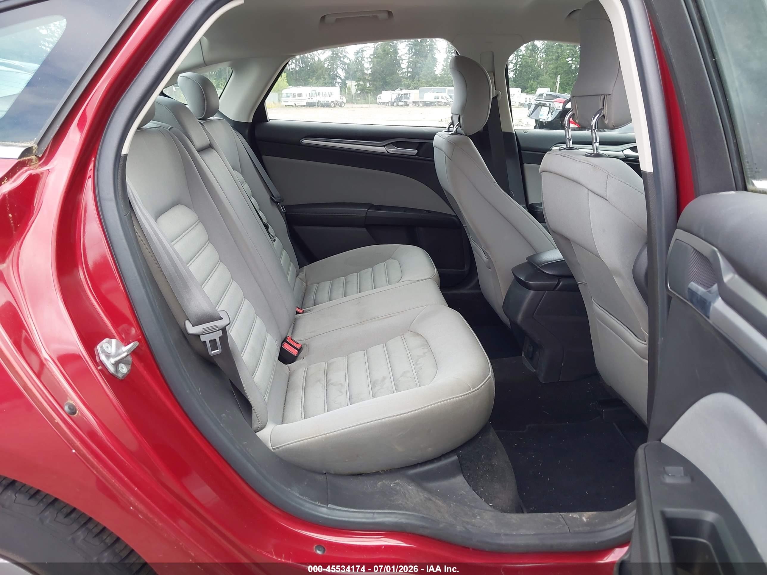 2014 Ford Fusion S Red vin: 3FA6P0G72ER397362