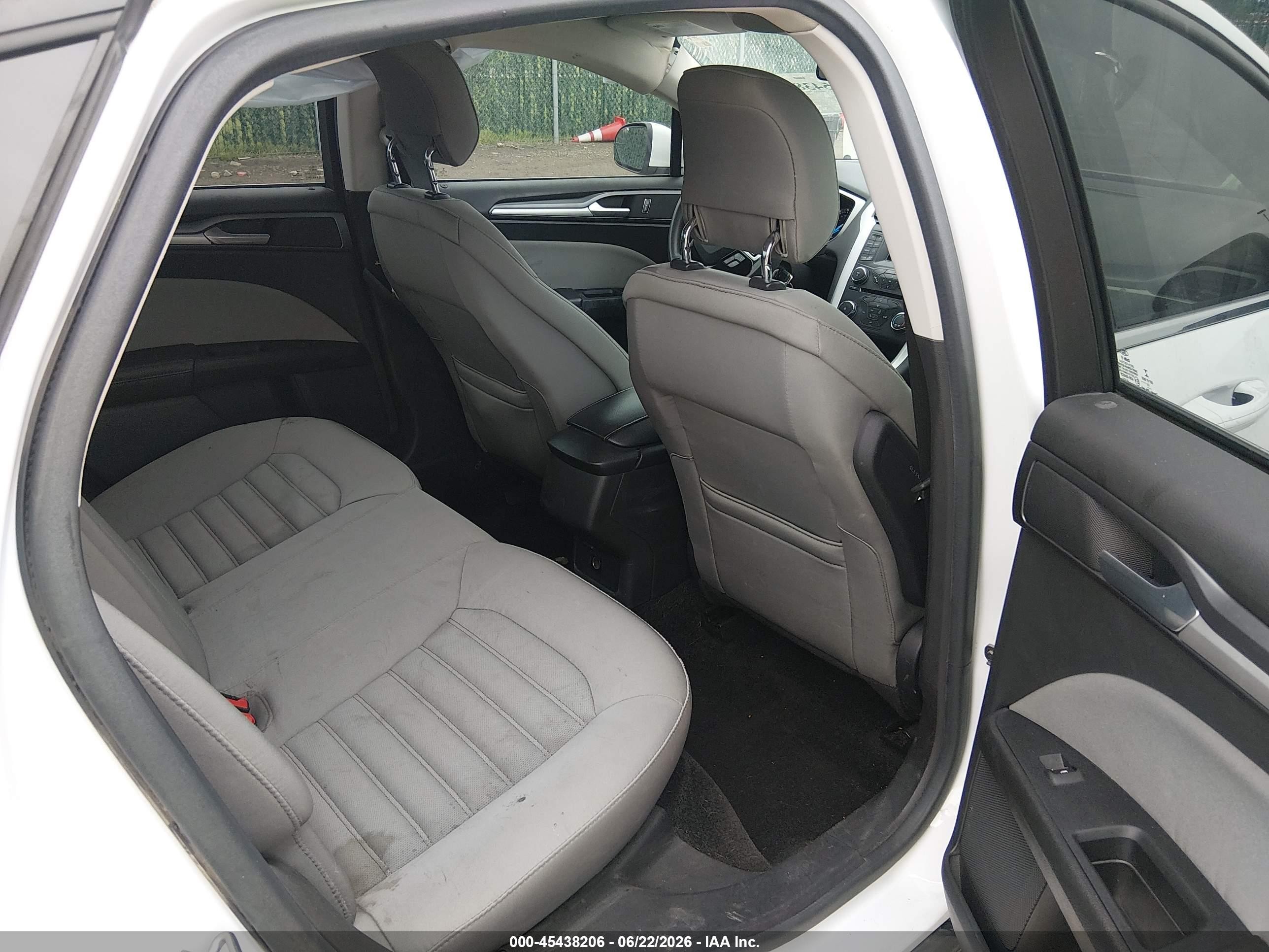 2015 Ford Fusion S White vin: 3FA6P0G72FR131552