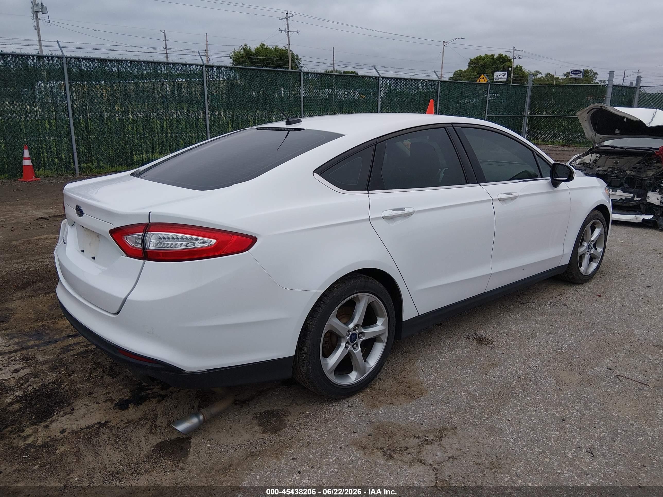 2015 Ford Fusion S White vin: 3FA6P0G72FR131552