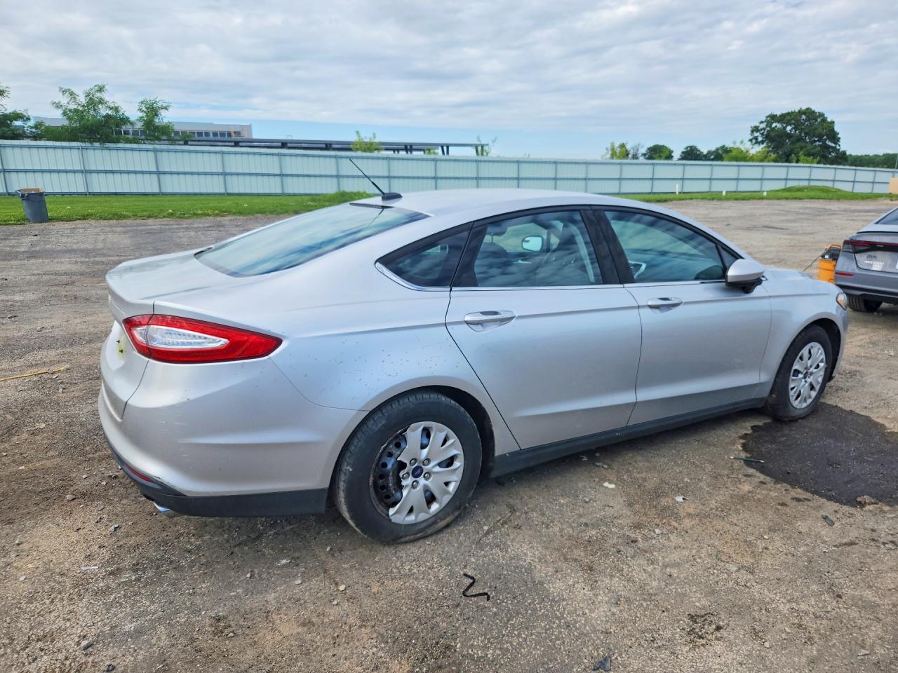 2013 Ford Fusion S Silver vin: 3FA6P0G73DR178893