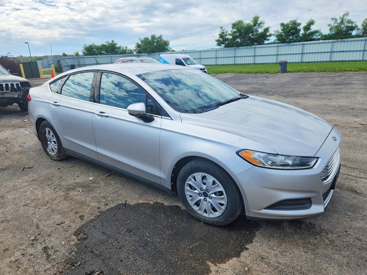 2013 Ford Fusion S Silver vin: 3FA6P0G73DR178893