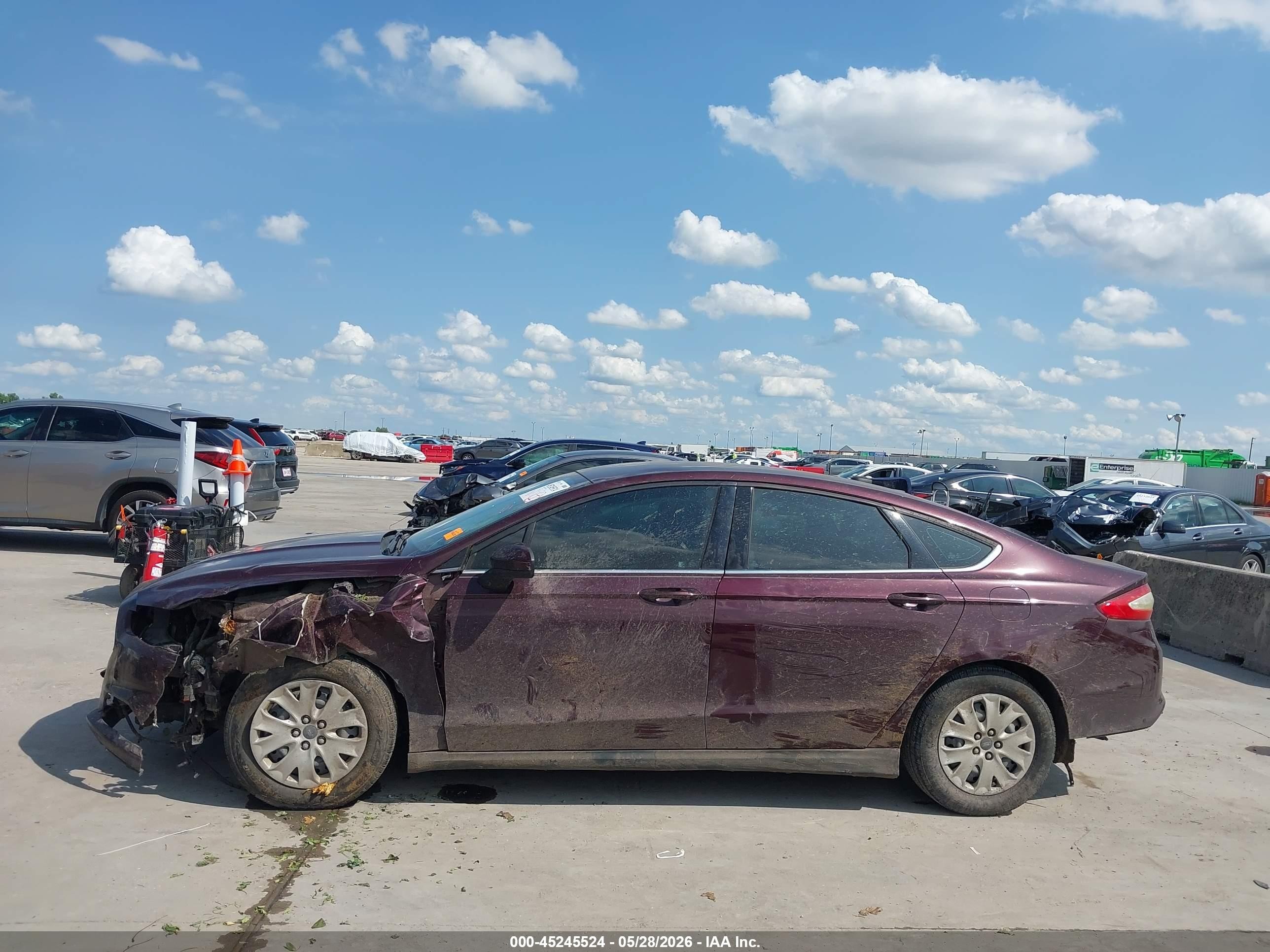 2013 Ford Fusion S Burgundy vin: 3FA6P0G73DR208507