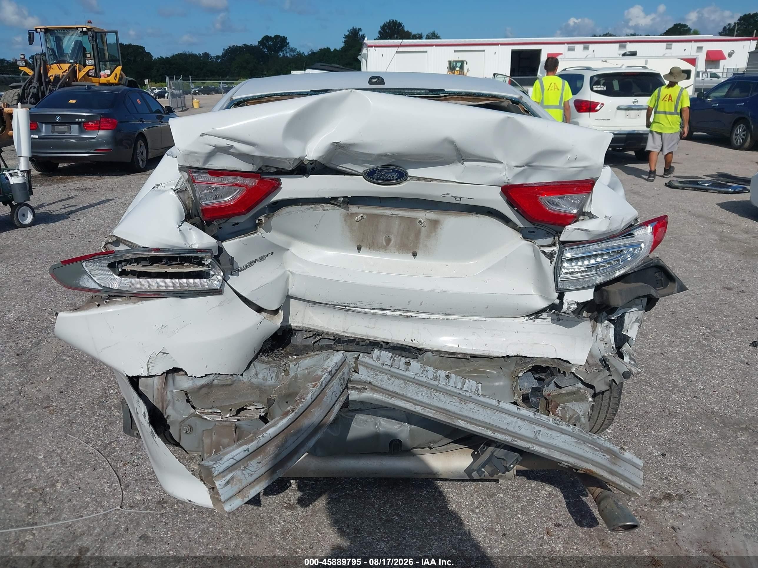 2013 Ford Fusion S Белый vin: 3FA6P0G73DR328288