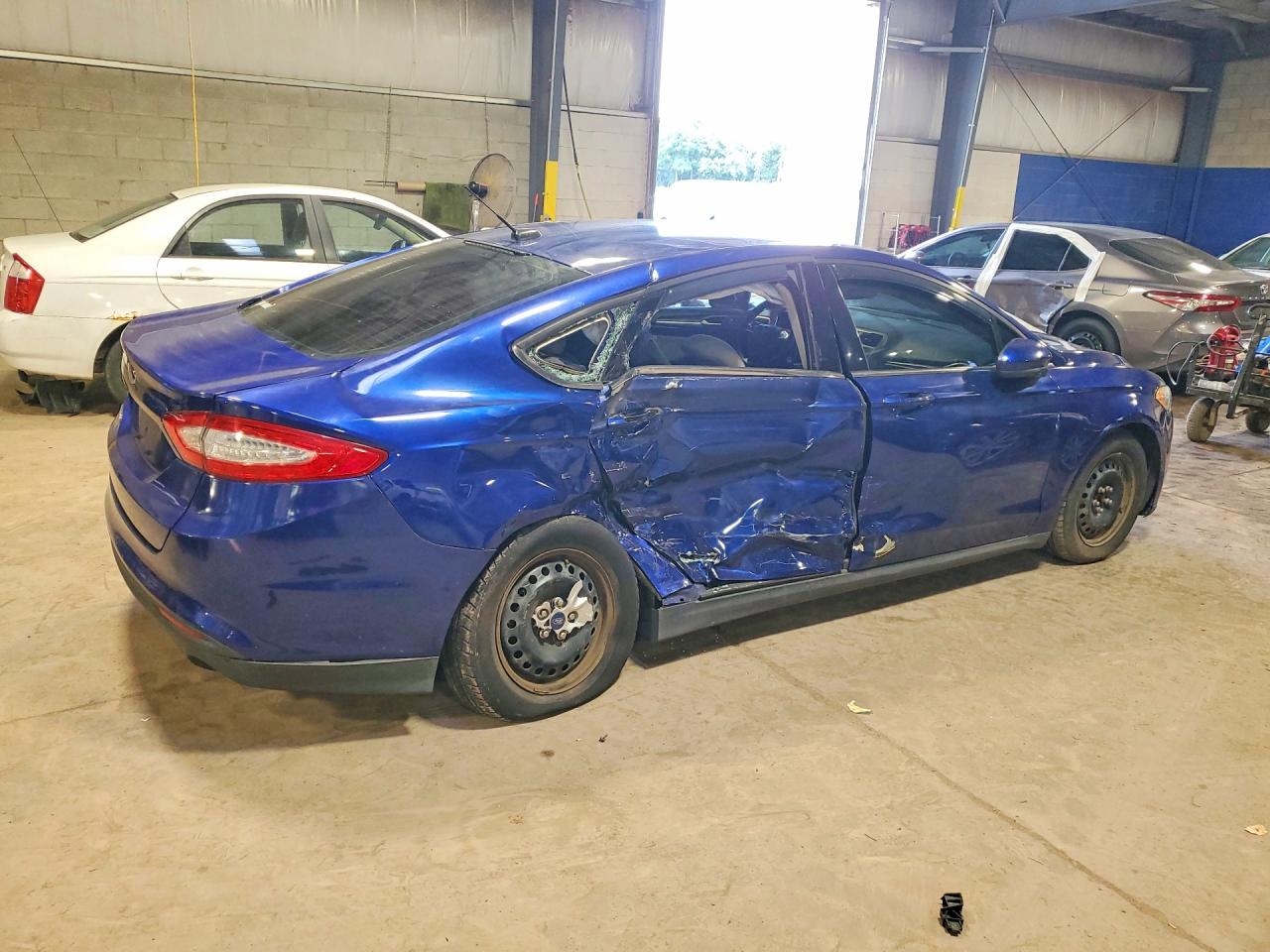 2013 Ford Fusion S Blue vin: 3FA6P0G73DR336102