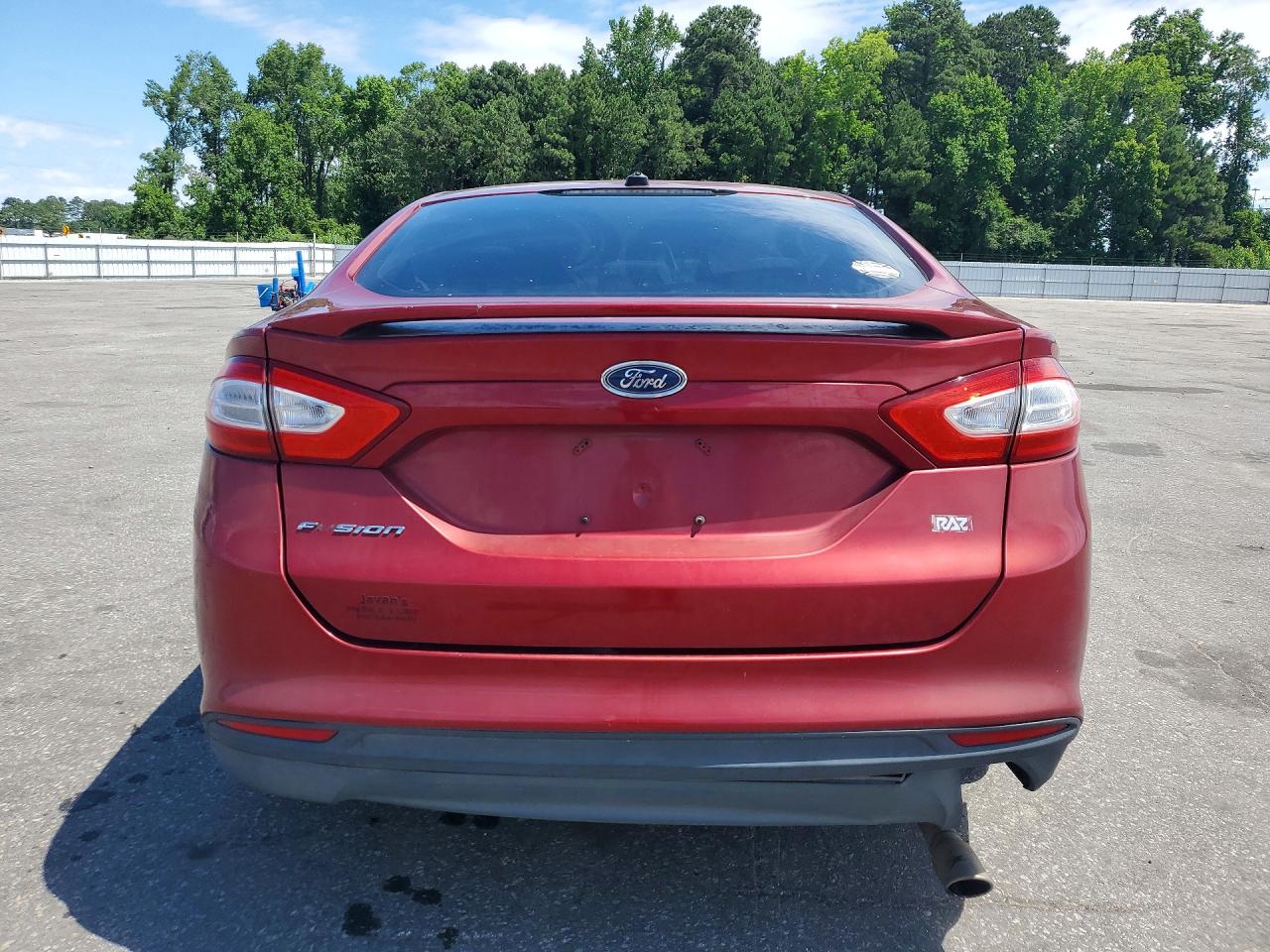 2014 Ford Fusion S Red vin: 3FA6P0G73ER107193