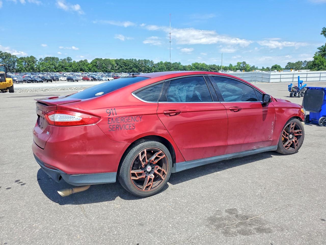 2014 Ford Fusion S Red vin: 3FA6P0G73ER107193