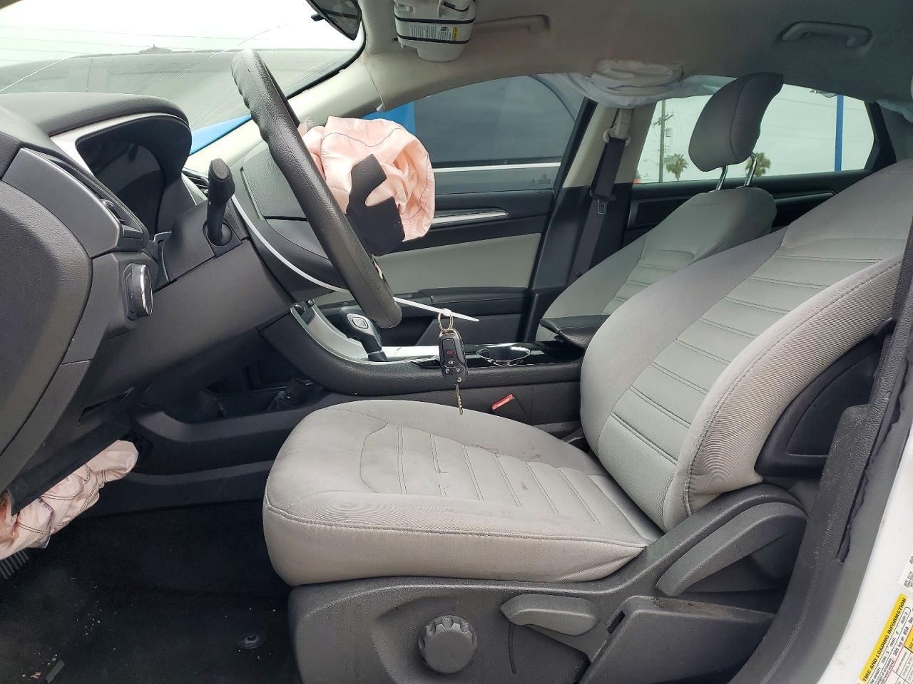2014 Ford Fusion S Белый vin: 3FA6P0G73ER259698