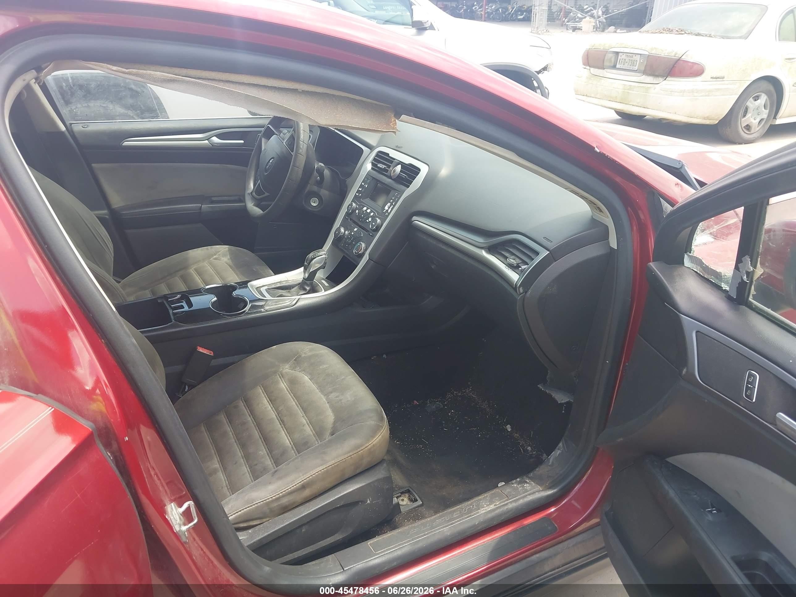 2014 Ford Fusion S Red vin: 3FA6P0G73ER335324