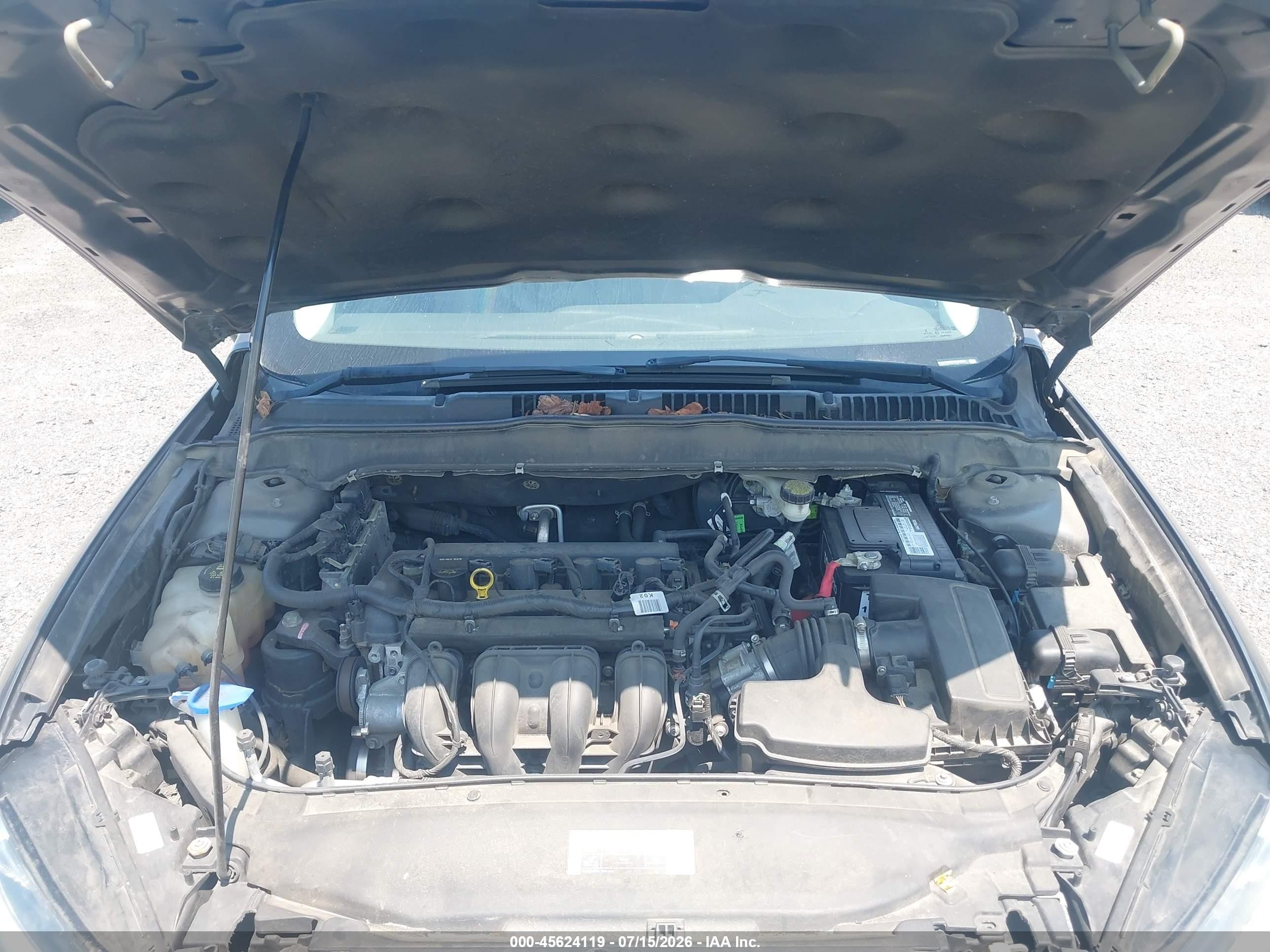 2015 Ford Fusion S Серый vin: 3FA6P0G73FR124321