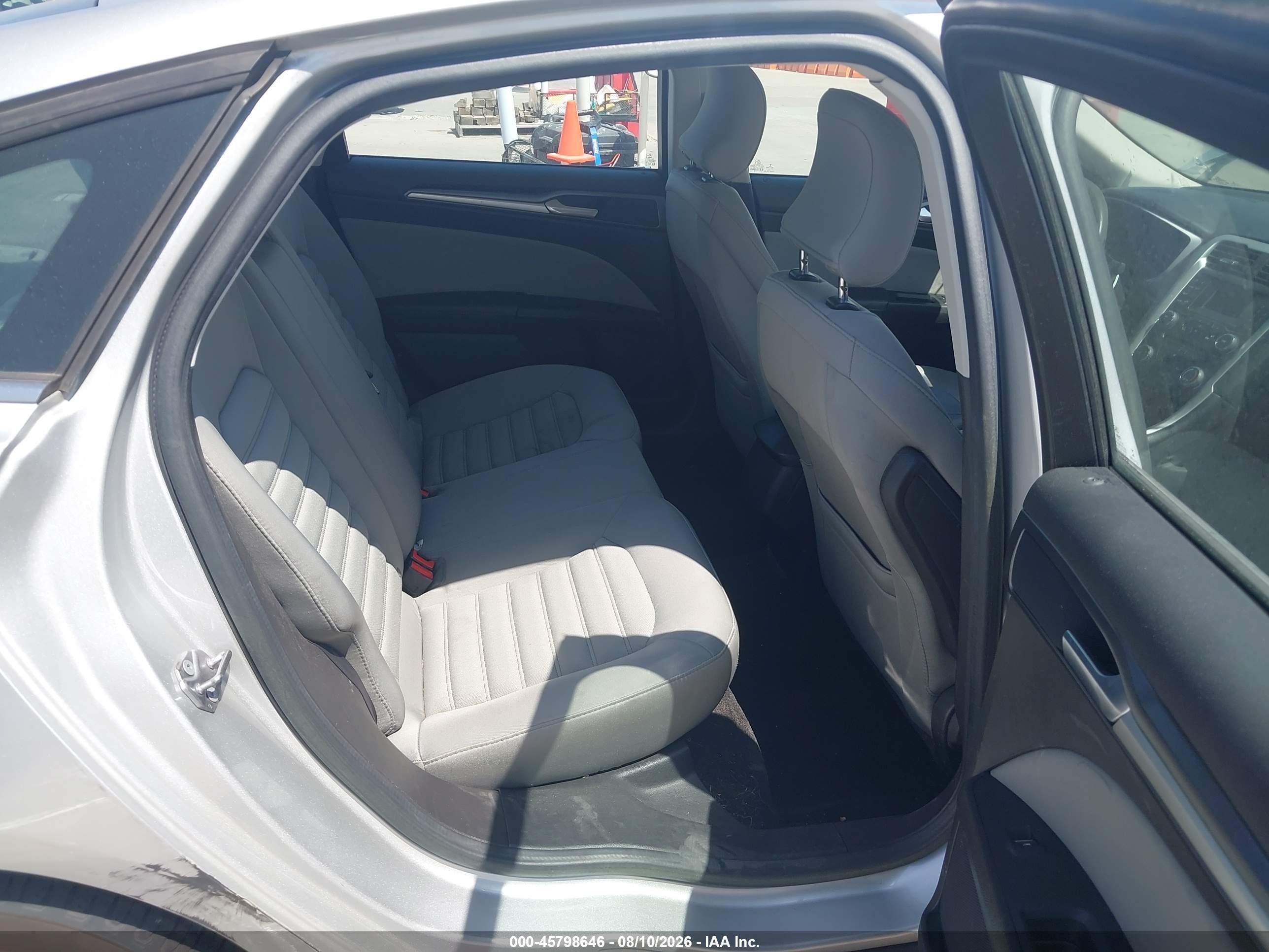 2015 Ford Fusion S Silver vin: 3FA6P0G73FR274445