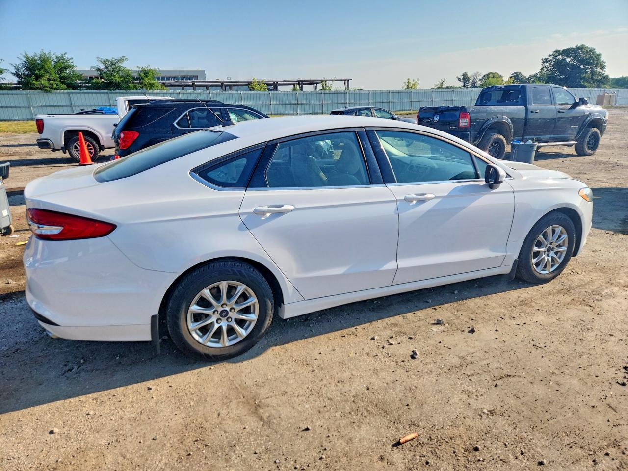 2017 Ford Fusion S White vin: 3FA6P0G73HR372359