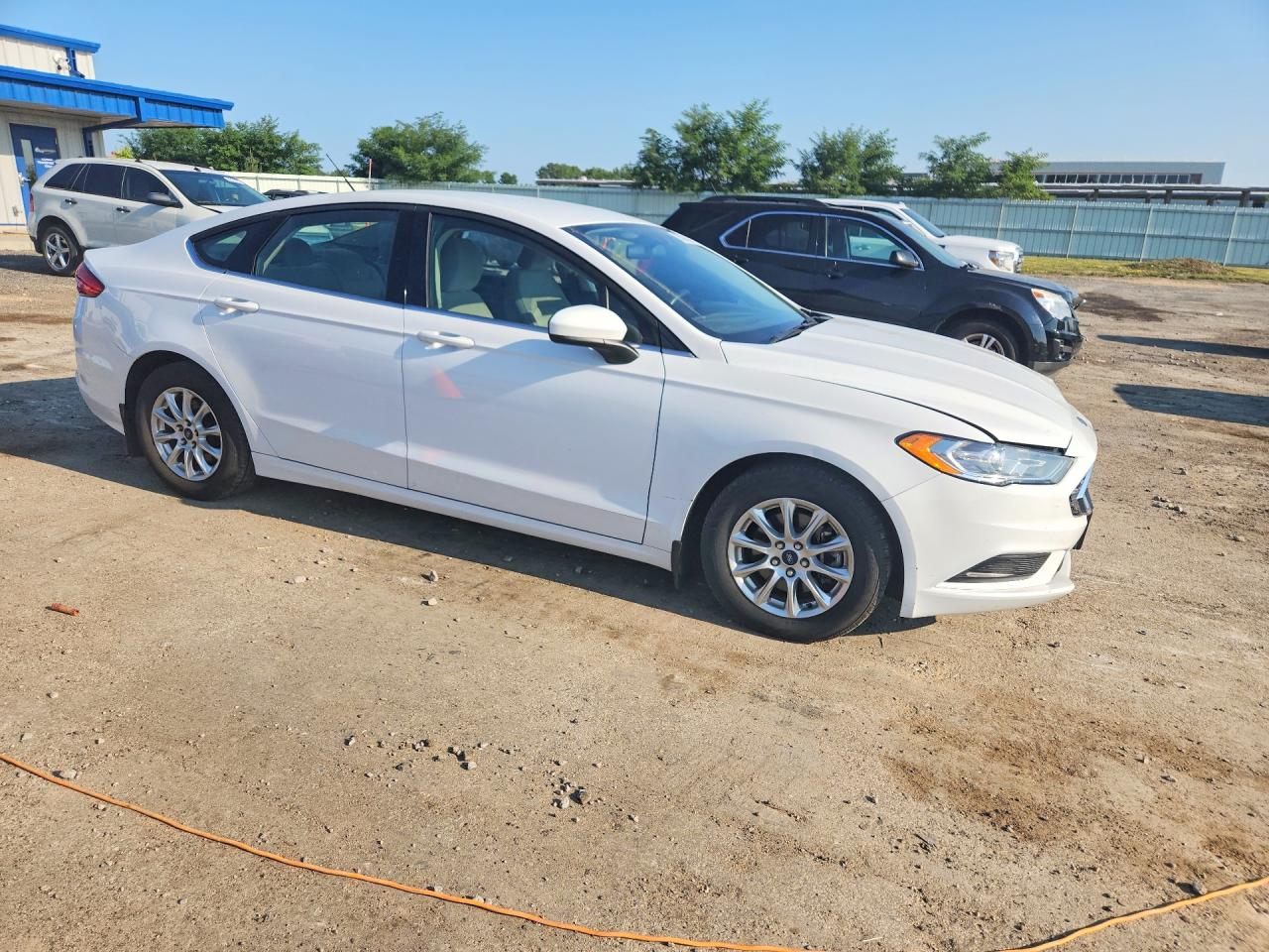 2017 Ford Fusion S White vin: 3FA6P0G73HR372359