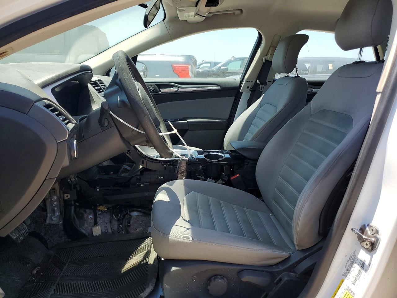 2013 Ford Fusion S White vin: 3FA6P0G74DR127399