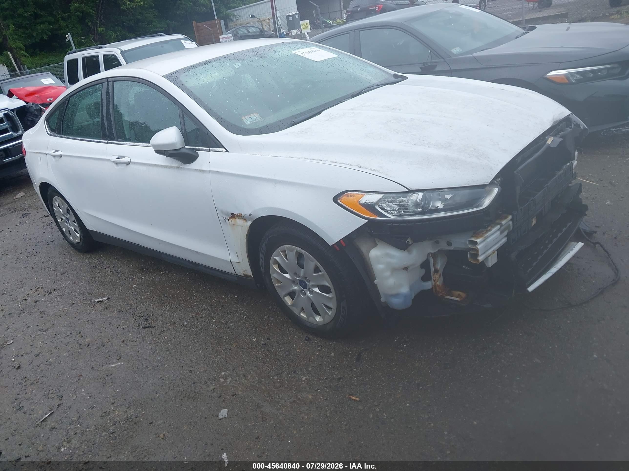 2013 Ford Fusion S Белый vin: 3FA6P0G74DR354124