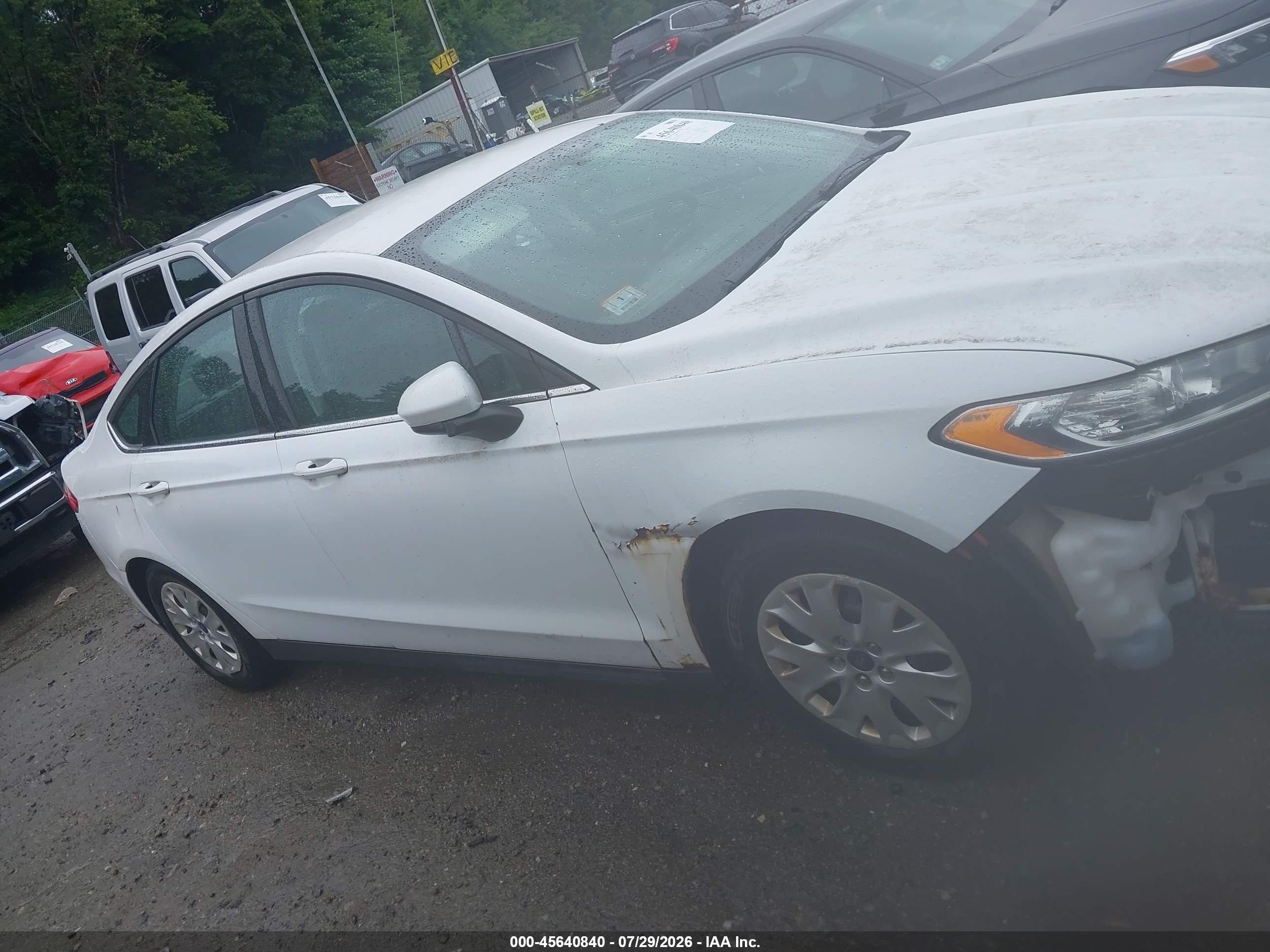 2013 Ford Fusion S Белый vin: 3FA6P0G74DR354124