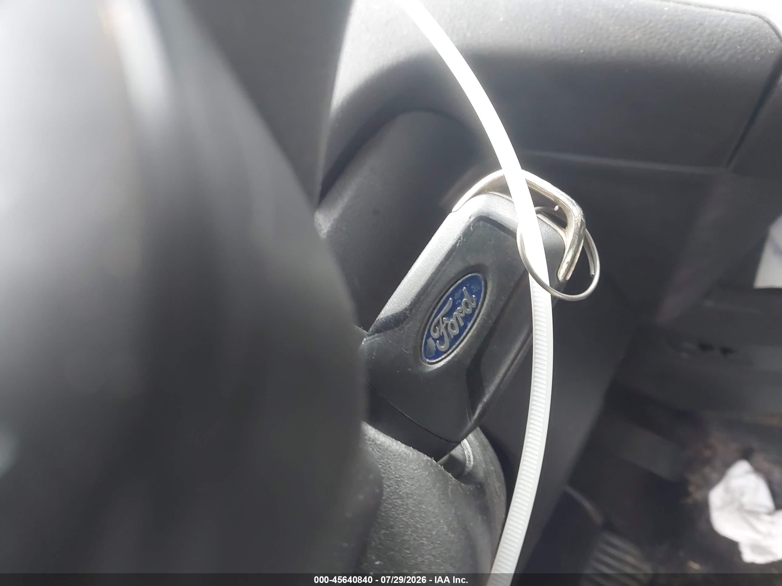 2013 Ford Fusion S Белый vin: 3FA6P0G74DR354124