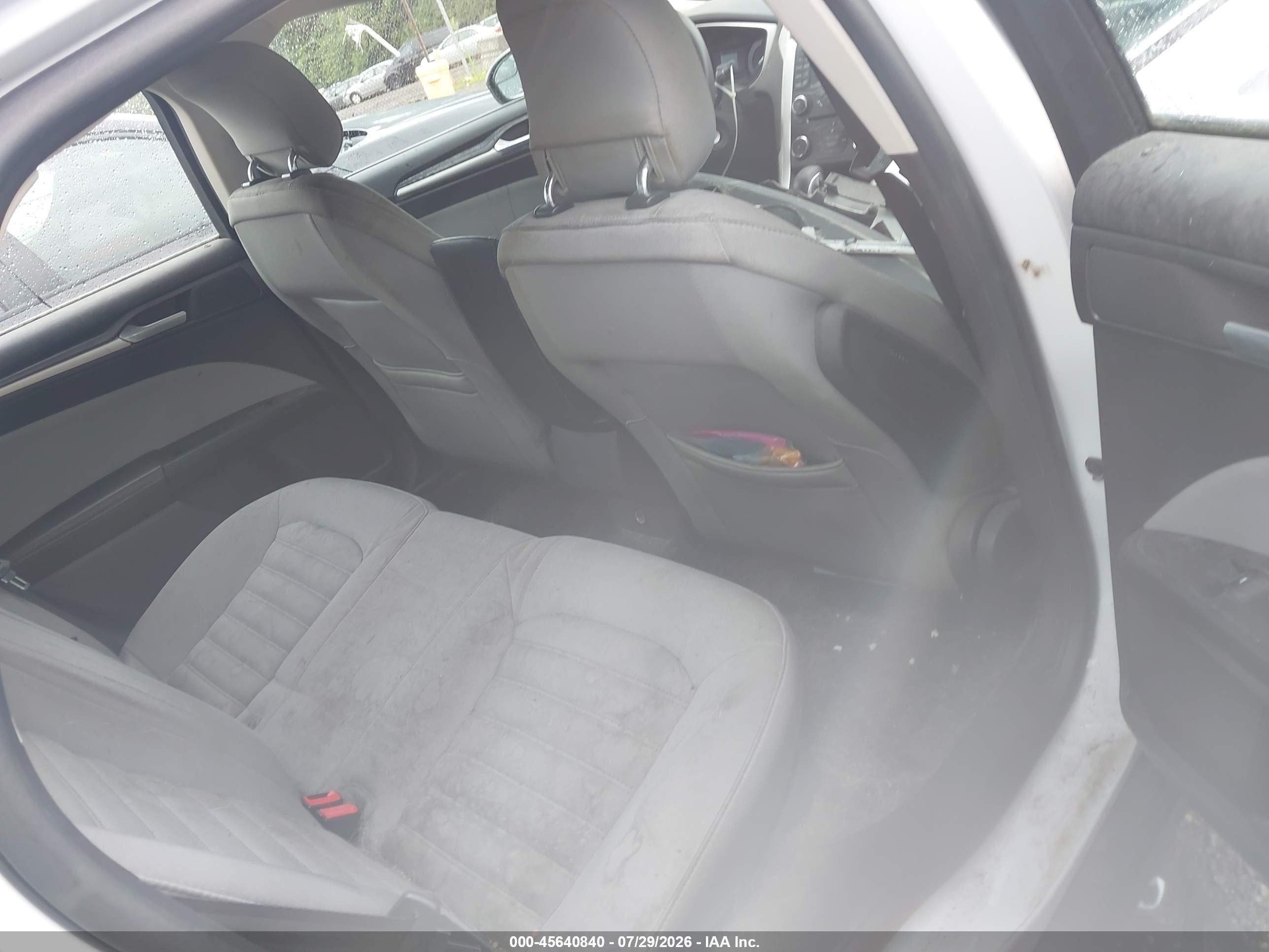 2013 Ford Fusion S Белый vin: 3FA6P0G74DR354124
