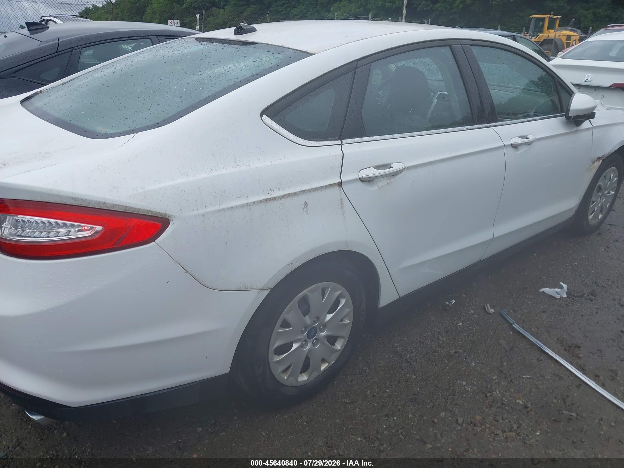 2013 Ford Fusion S Белый vin: 3FA6P0G74DR354124