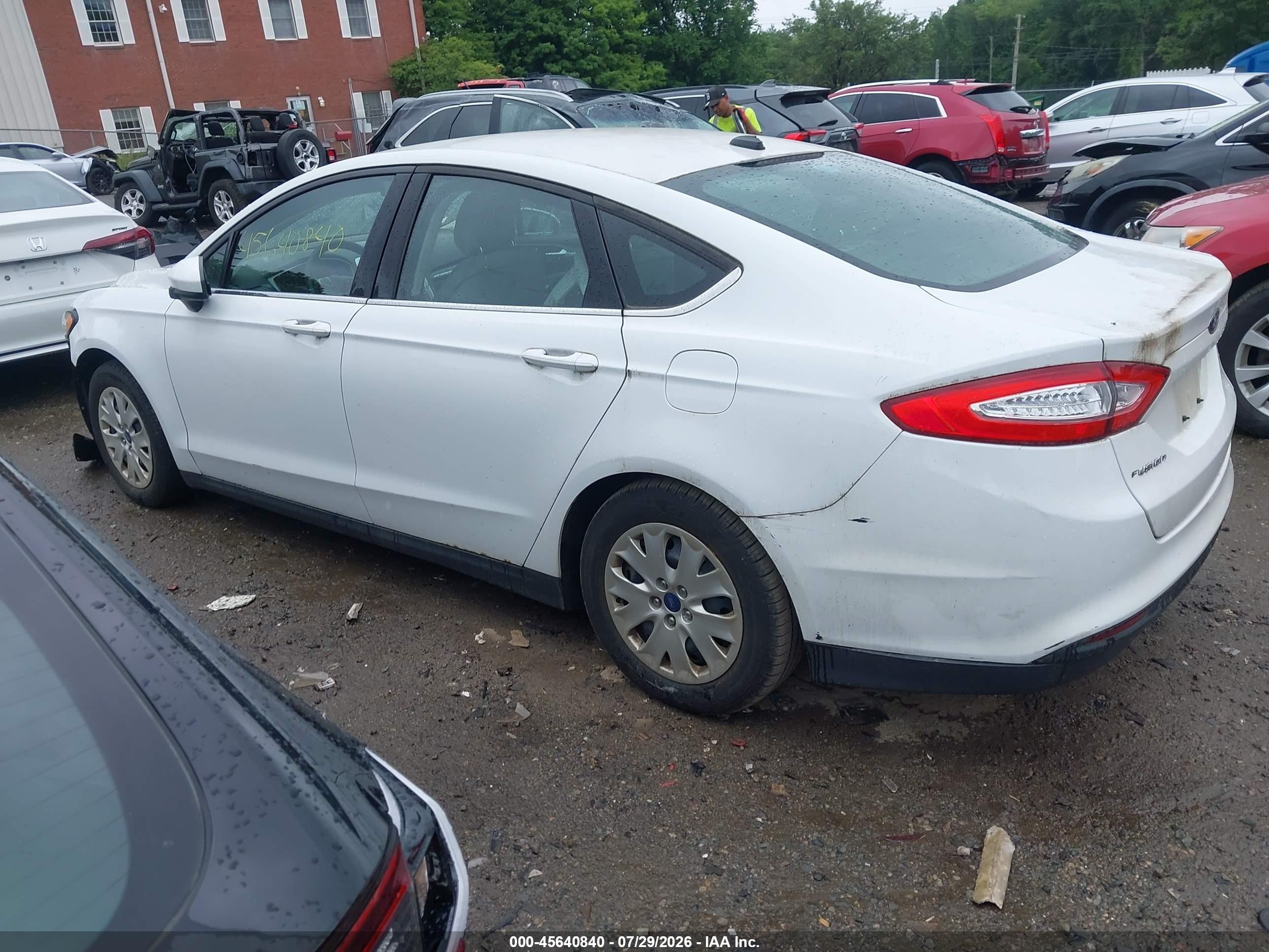 2013 Ford Fusion S Белый vin: 3FA6P0G74DR354124
