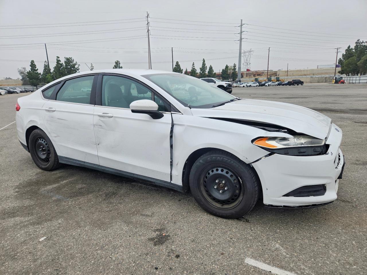 2014 Ford Fusion S Белый vin: 3FA6P0G74ER137691