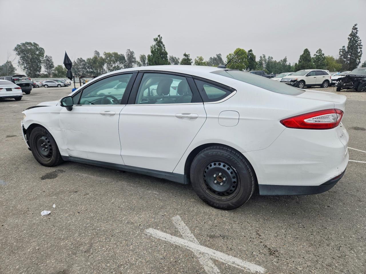 2014 Ford Fusion S Белый vin: 3FA6P0G74ER137691