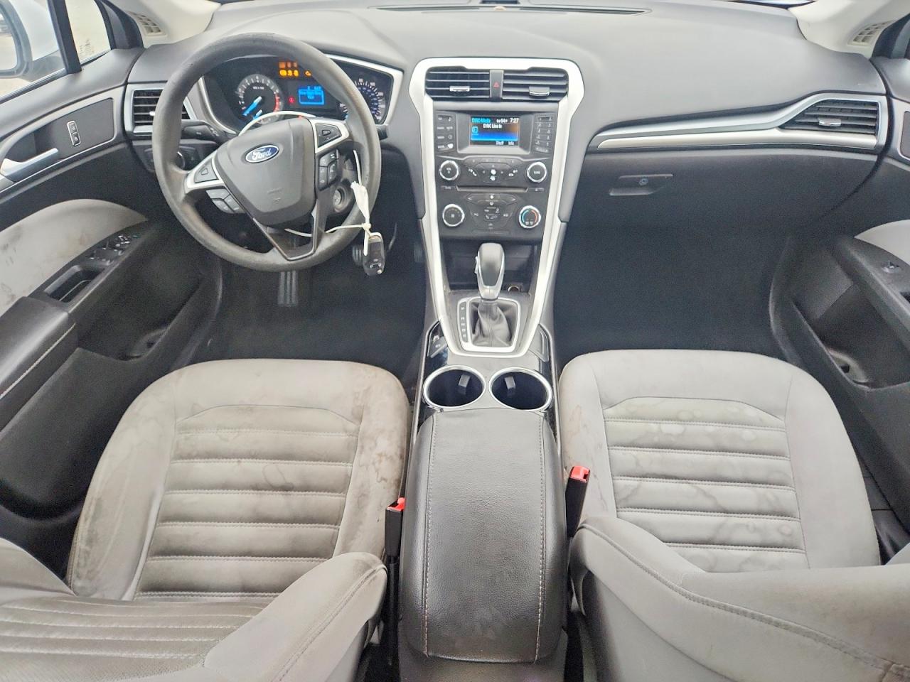 2014 Ford Fusion S Белый vin: 3FA6P0G74ER137691