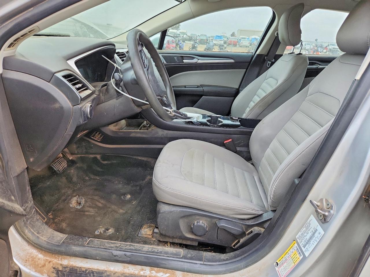 2014 Ford Fusion S Silver vin: 3FA6P0G74ER270001