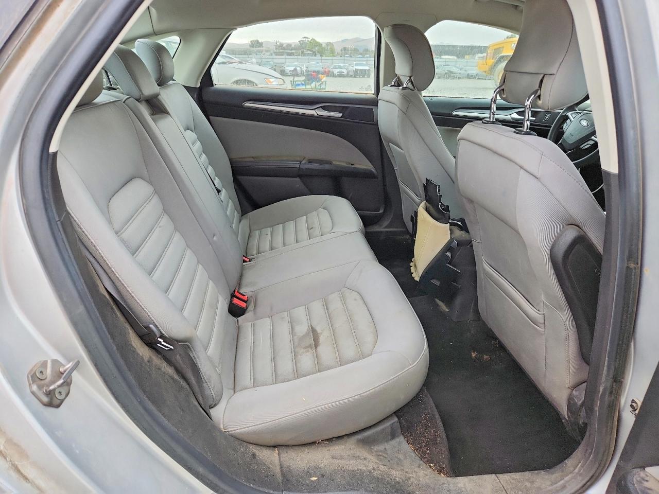2014 Ford Fusion S Silver vin: 3FA6P0G74ER270001
