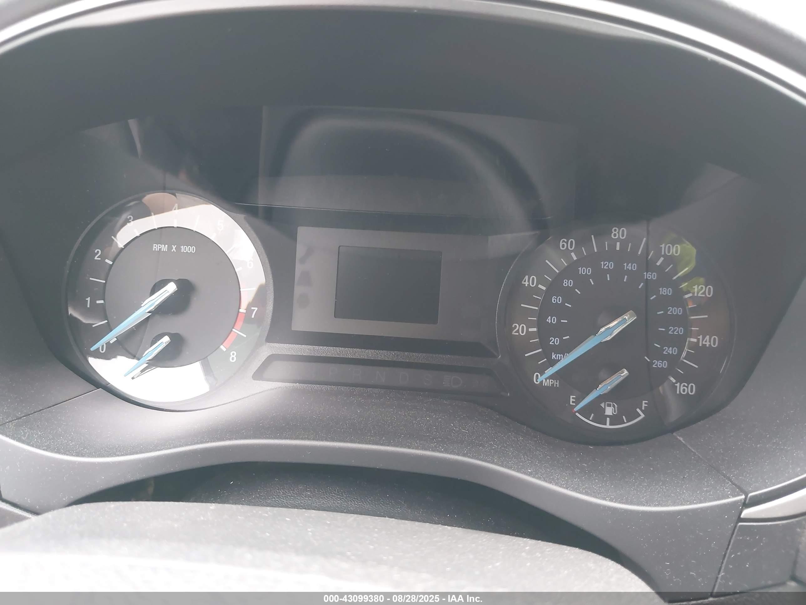 2014 Ford Fusion S Серебряный vin: 3FA6P0G74ER365691