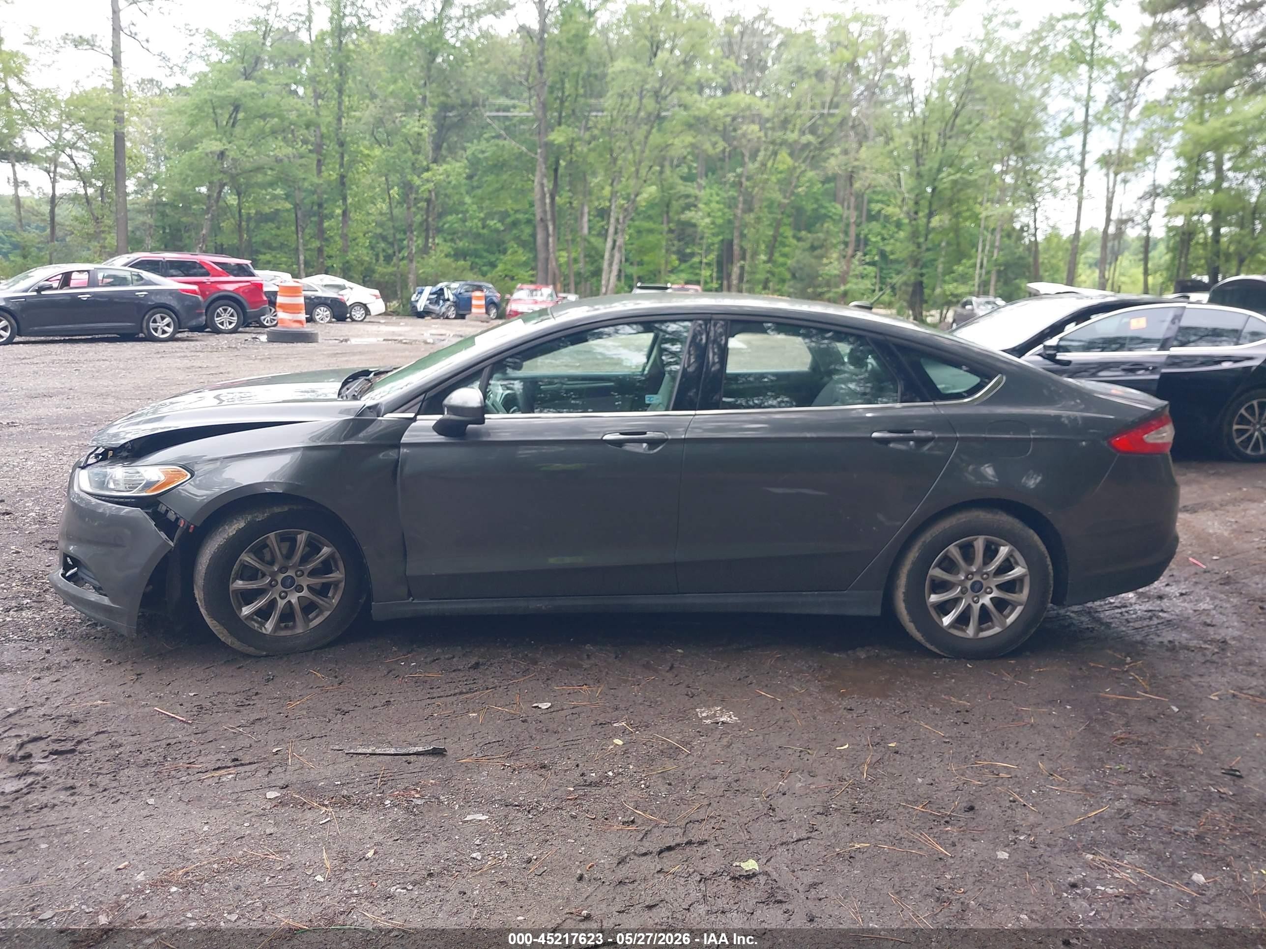 2015 Ford Fusion S Gray vin: 3FA6P0G74FR273837