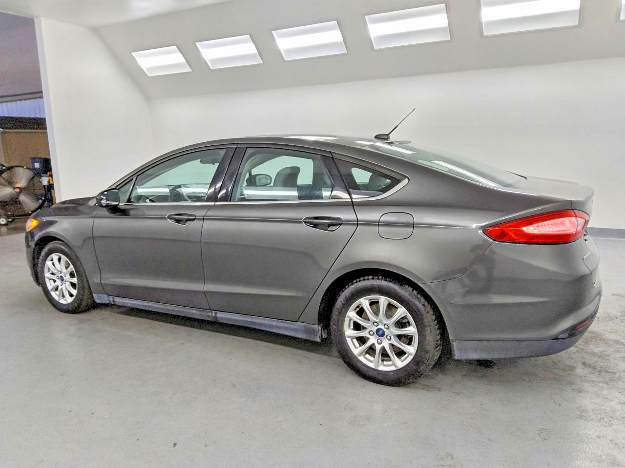 2016 Ford Fusion S Gray vin: 3FA6P0G74GR147401