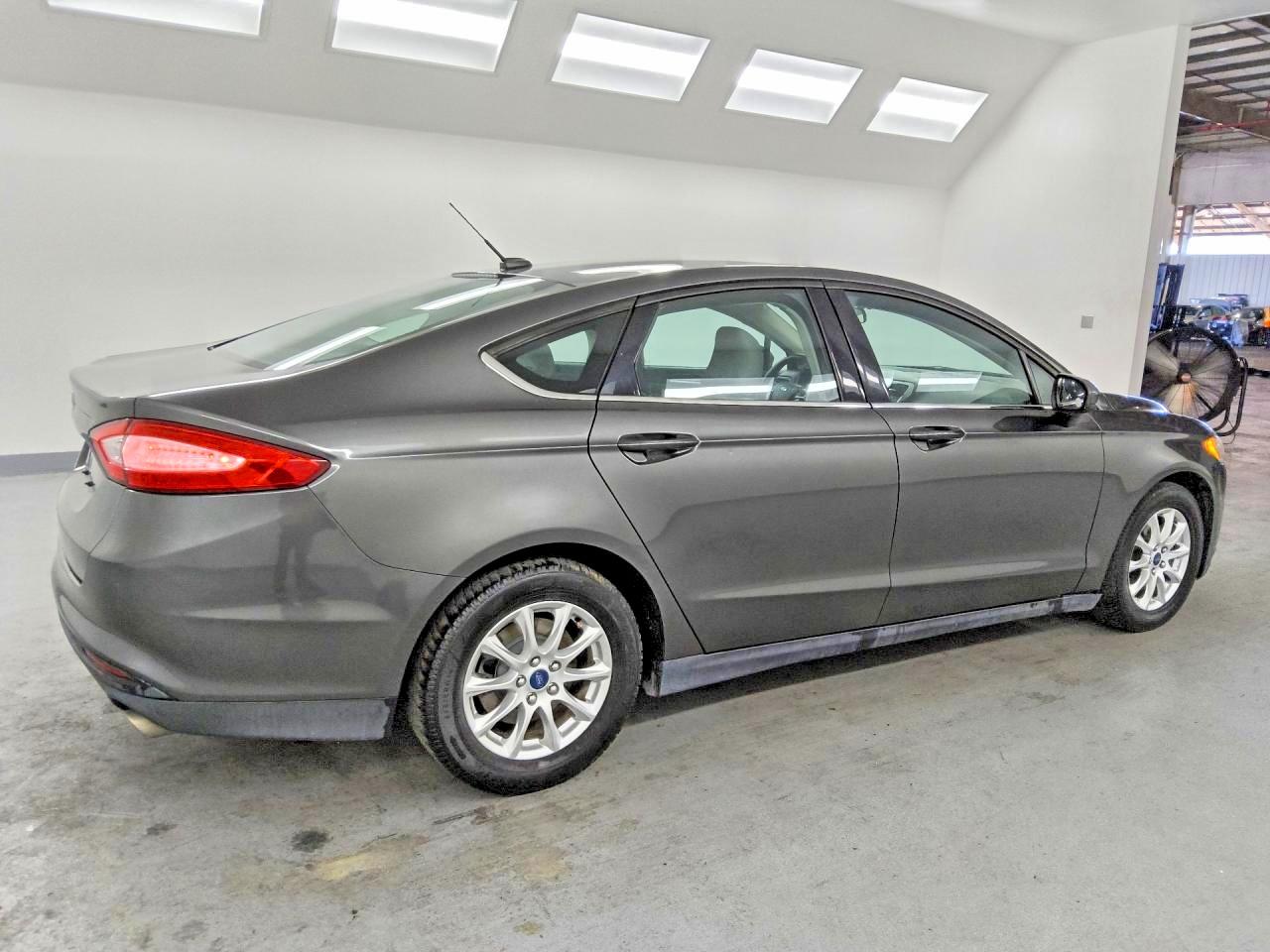 2016 Ford Fusion S Gray vin: 3FA6P0G74GR147401