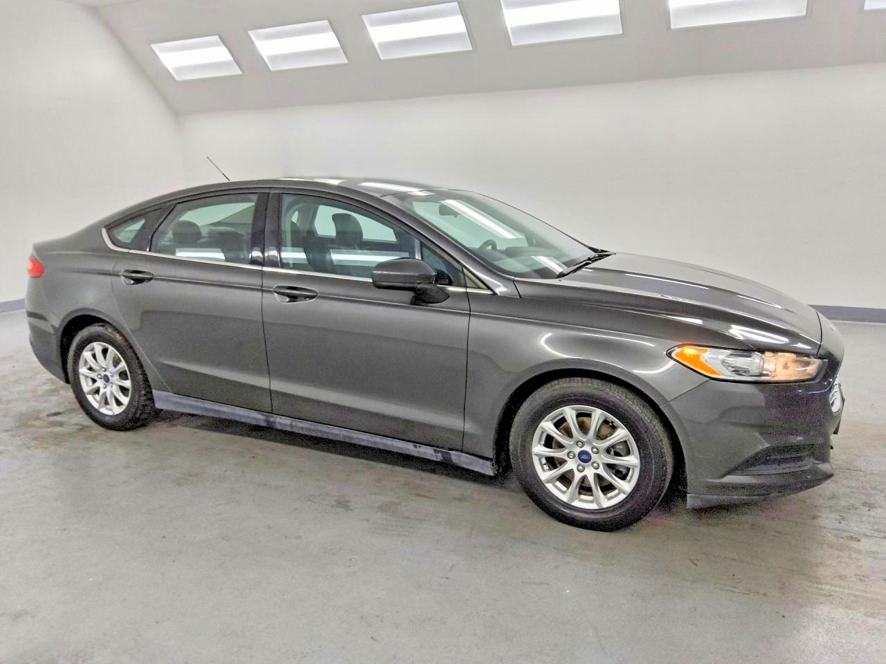 2016 Ford Fusion S Gray vin: 3FA6P0G74GR147401