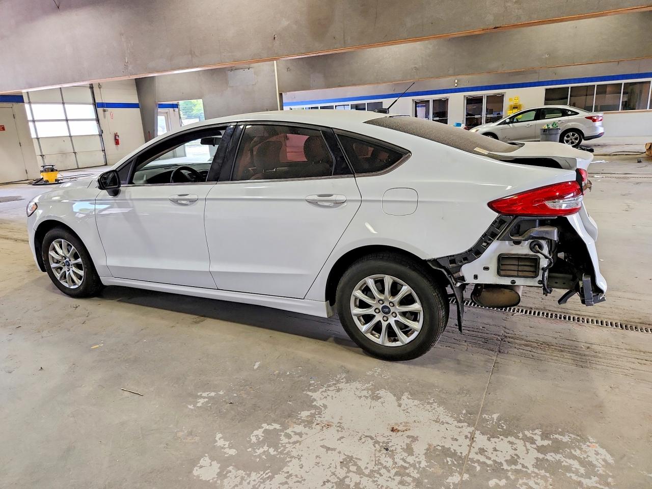 2018 Ford Fusion S White vin: 3FA6P0G74JR283762
