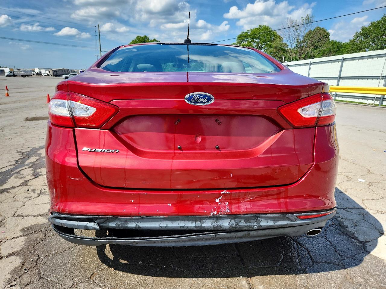 2013 Ford Fusion S Красный vin: 3FA6P0G75DR171072