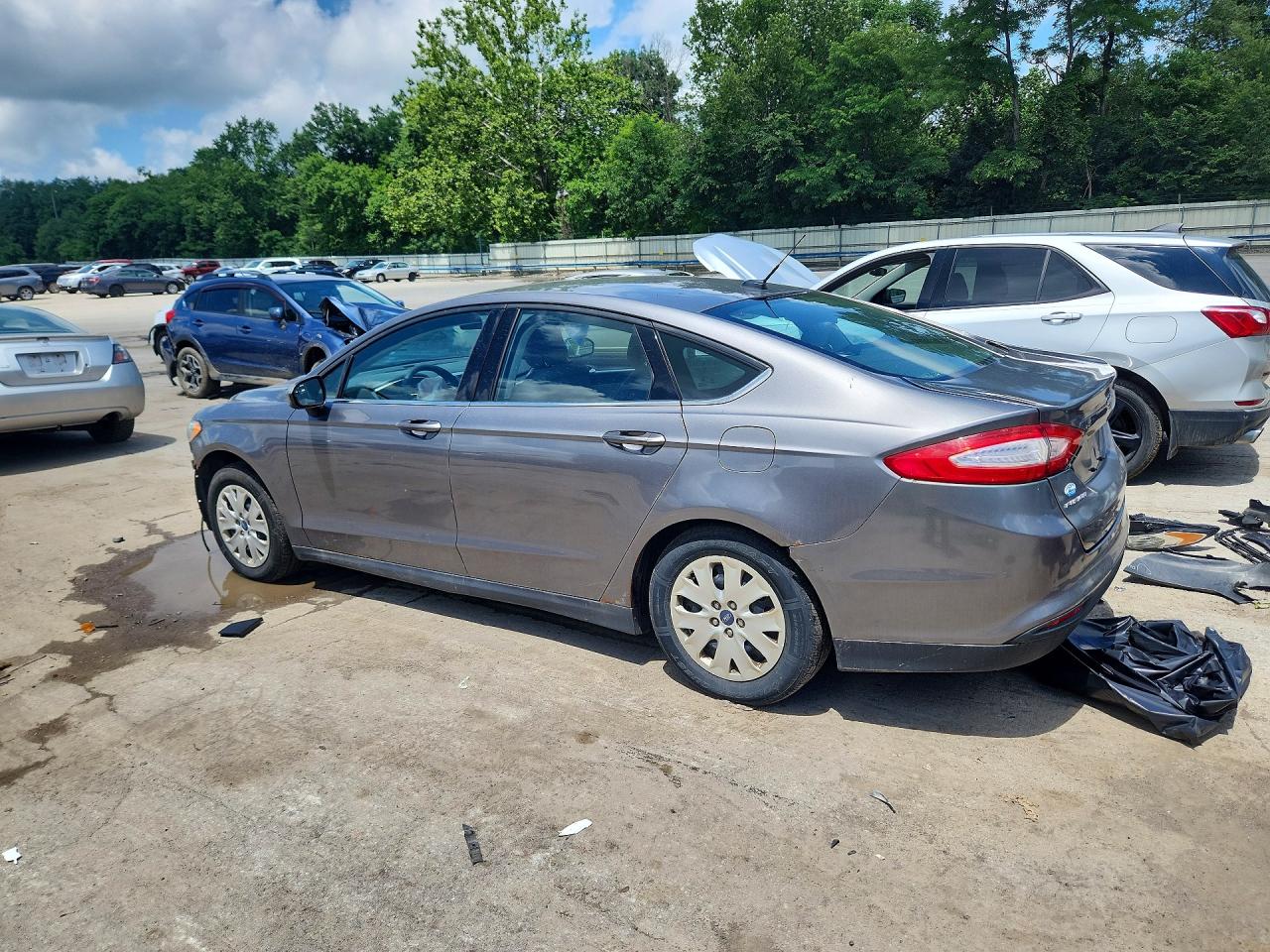 2013 Ford Fusion S Серый vin: 3FA6P0G75DR179916
