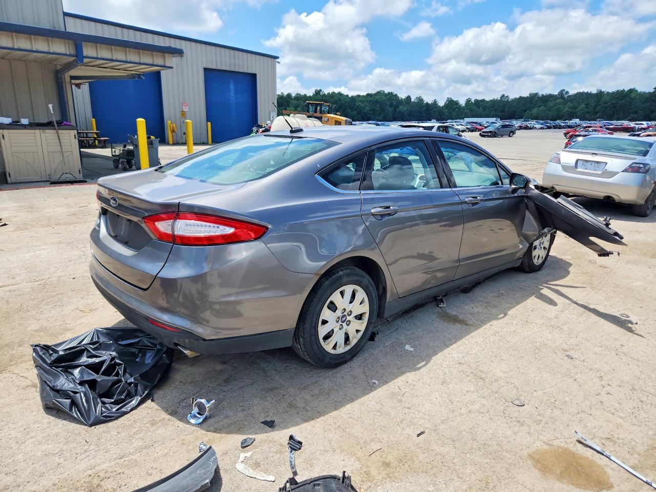 2013 Ford Fusion S Серый vin: 3FA6P0G75DR179916