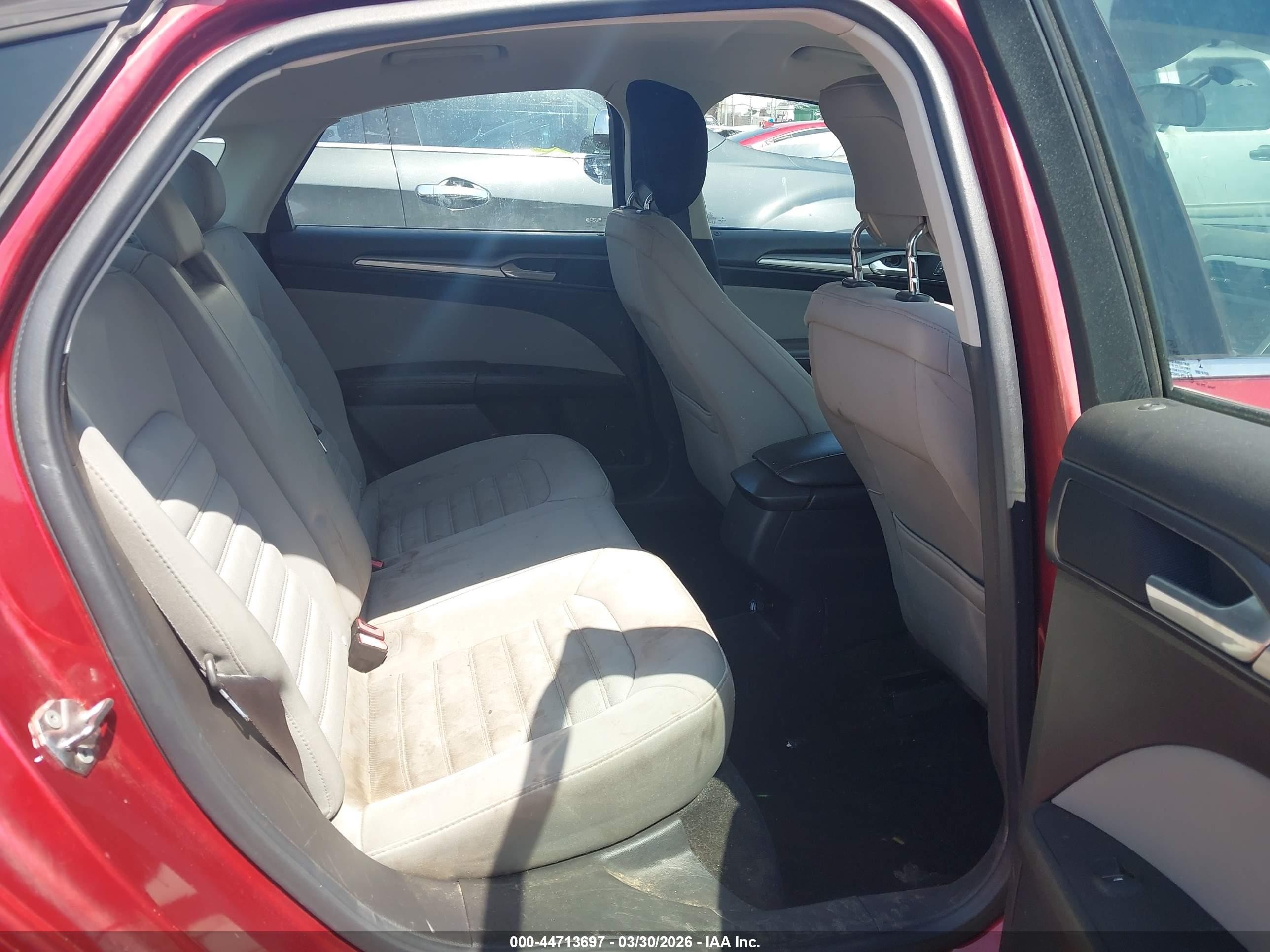 2013 Ford Fusion S Red vin: 3FA6P0G75DR309774