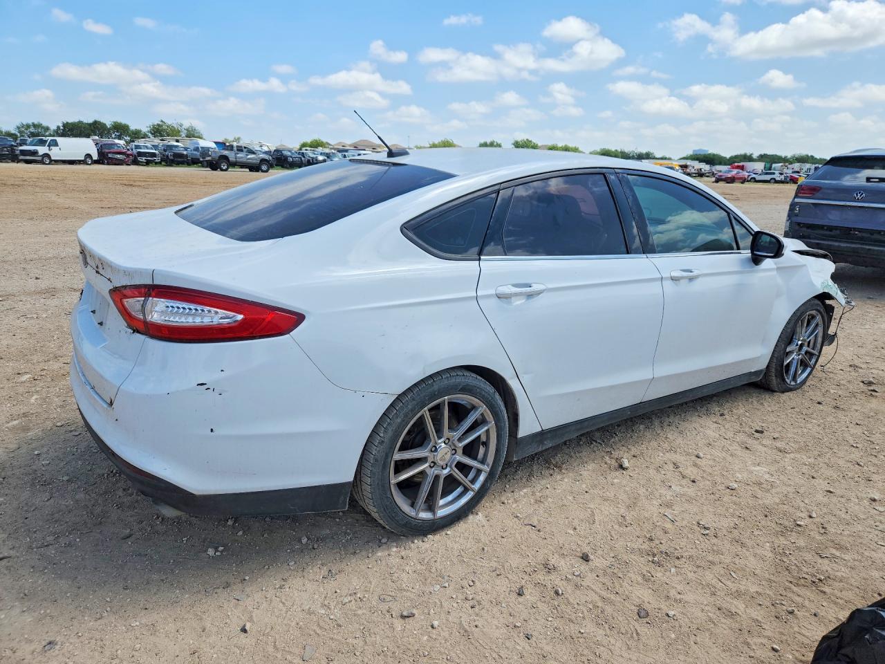 2013 Ford Fusion S White vin: 3FA6P0G75DR362491