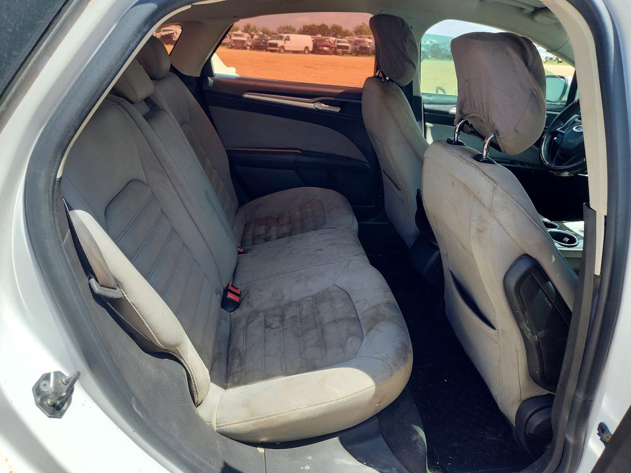 2013 Ford Fusion S White vin: 3FA6P0G75DR362491