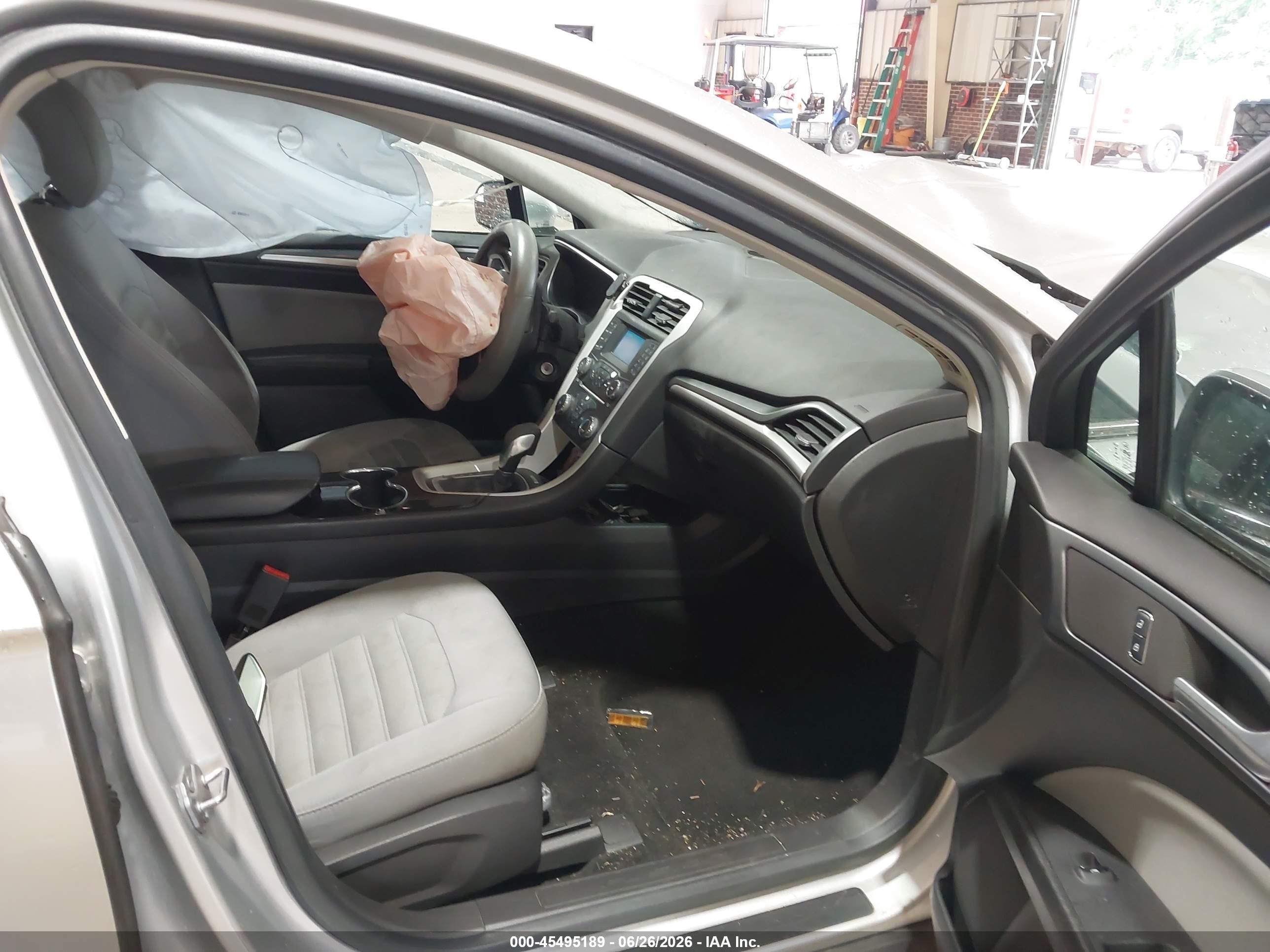 2014 Ford Fusion S Silver vin: 3FA6P0G75ER296400