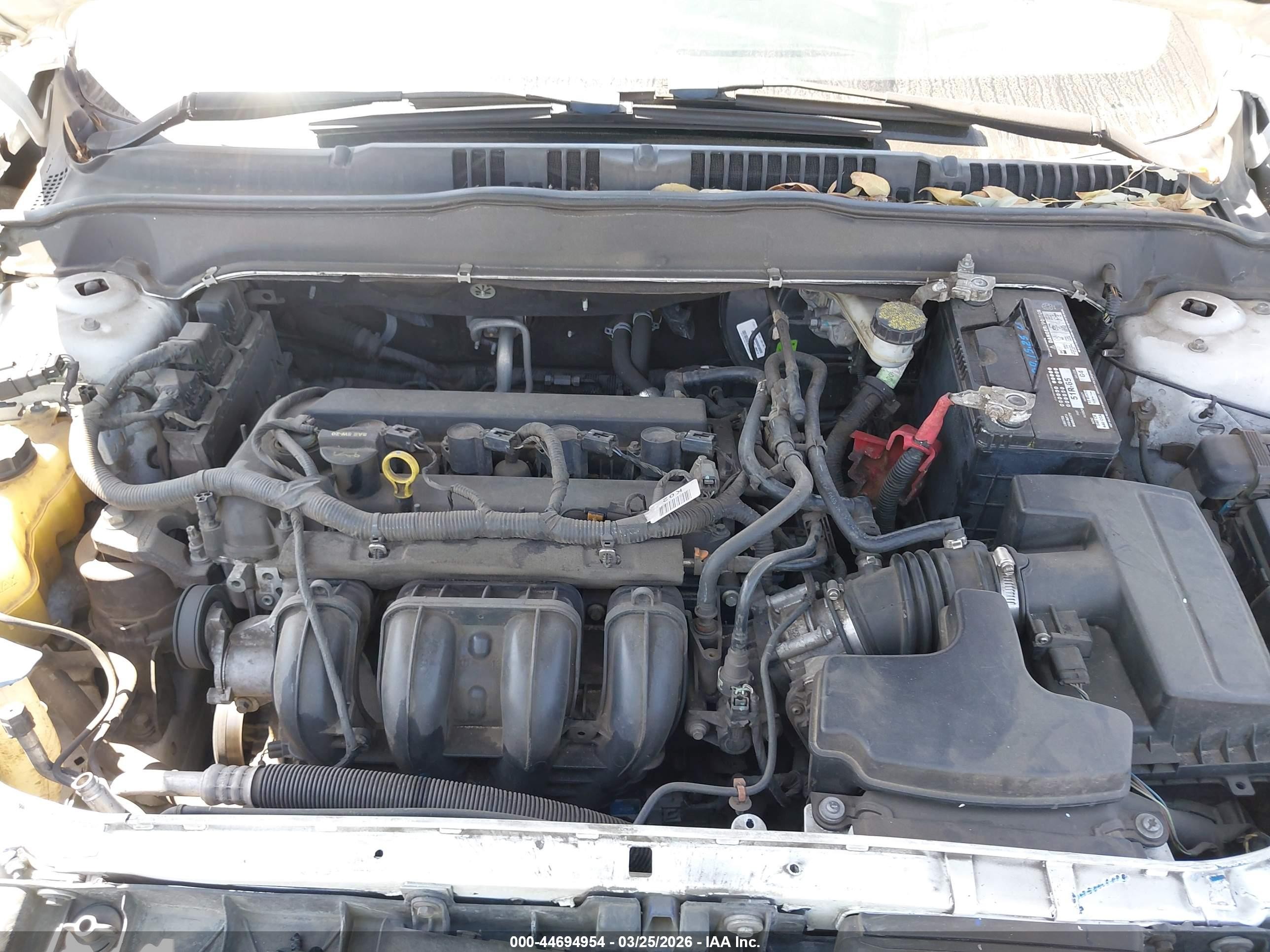 2014 Ford Fusion S Белый vin: 3FA6P0G75ER322445