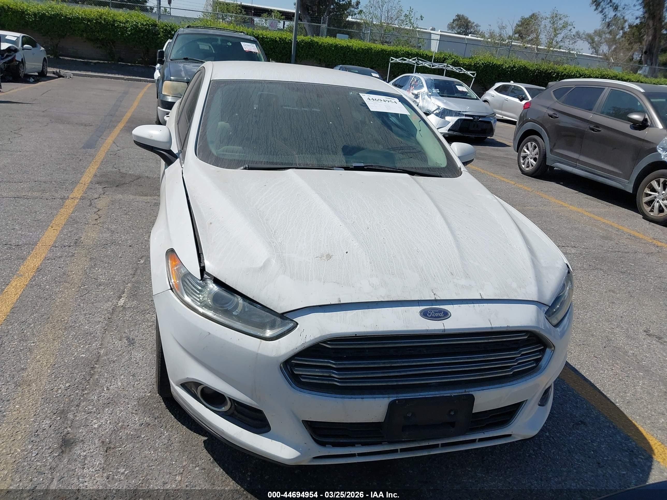 2014 Ford Fusion S Белый vin: 3FA6P0G75ER322445