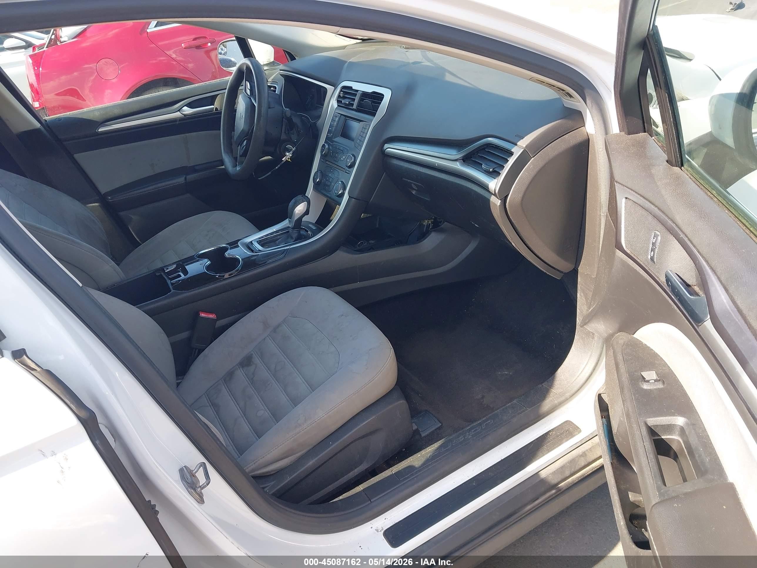 2014 Ford Fusion S White vin: 3FA6P0G75ER338600