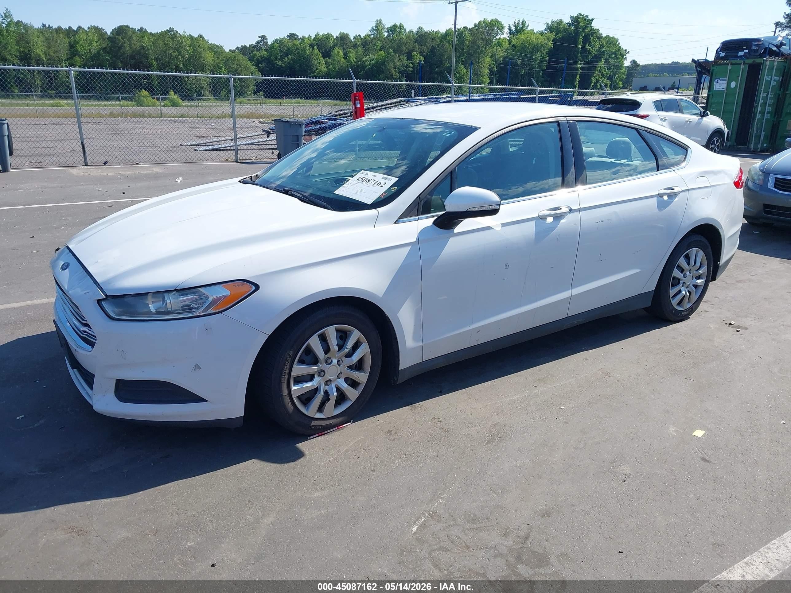 2014 Ford Fusion S White vin: 3FA6P0G75ER338600