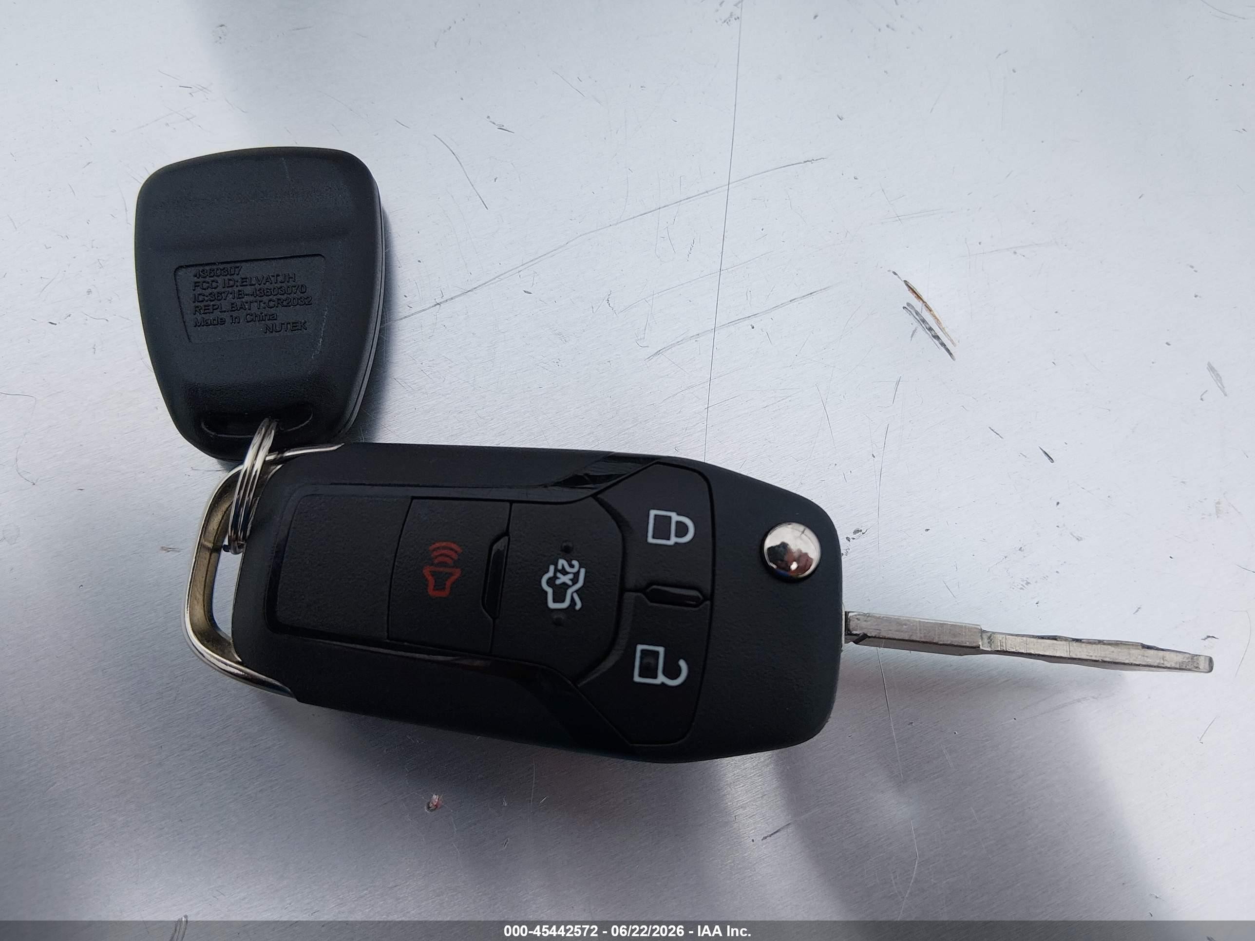 2015 Ford Fusion S Красный vin: 3FA6P0G75FR136938